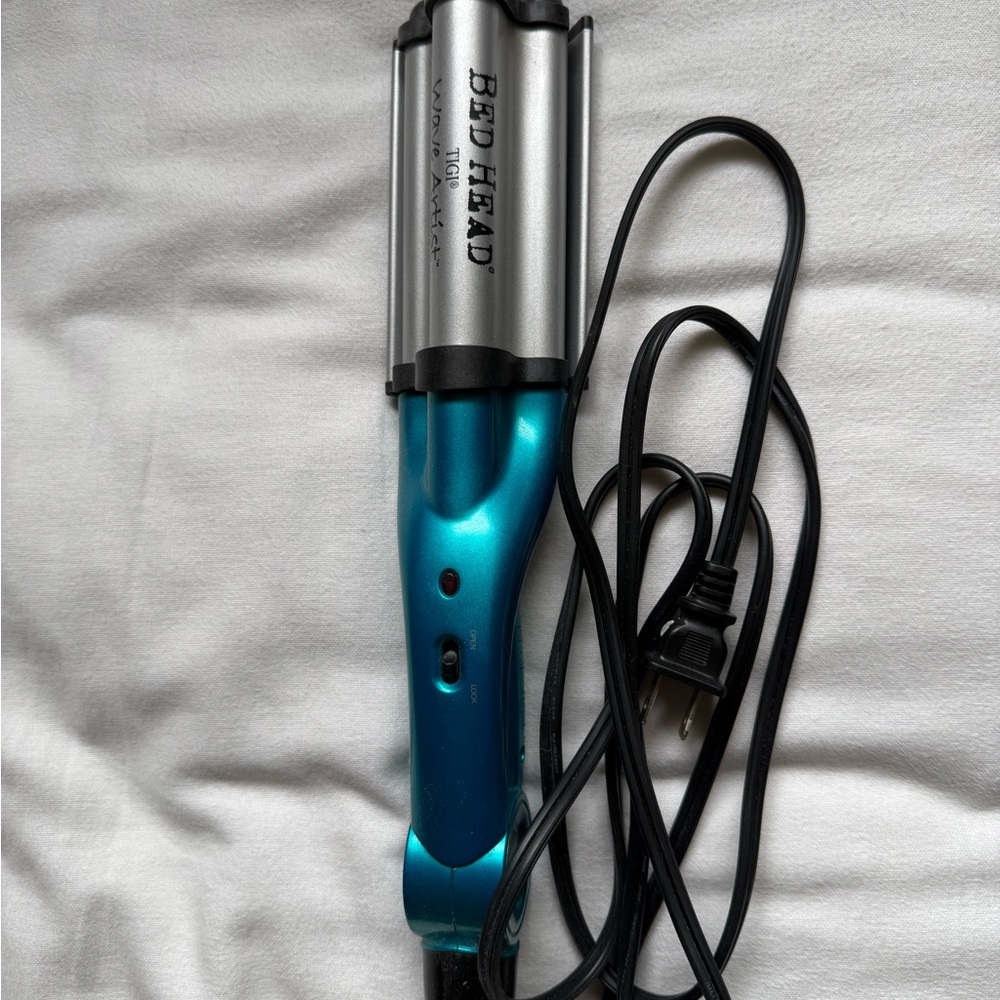 Bed Head Blue Hair Waver Tool